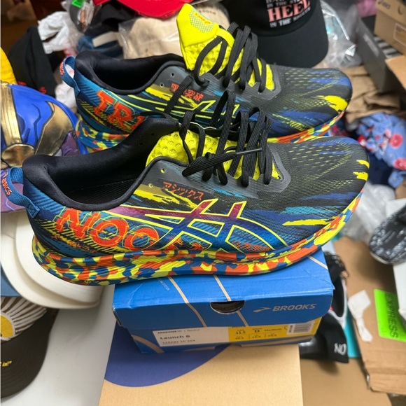 ASICS Colorful Running Shoes - Picture 3 of 13